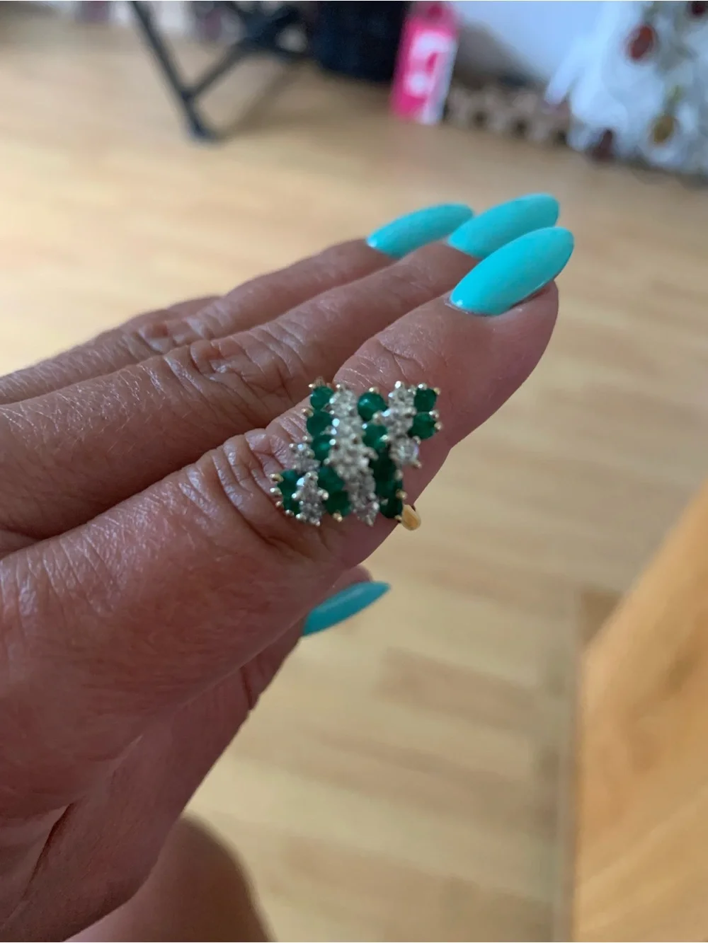 N/A elegant emerald